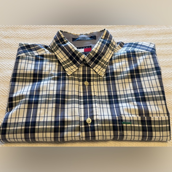 Tommy Hilfiger Men's Short Sleeve Plaid Shirt - Picture 1 of 12